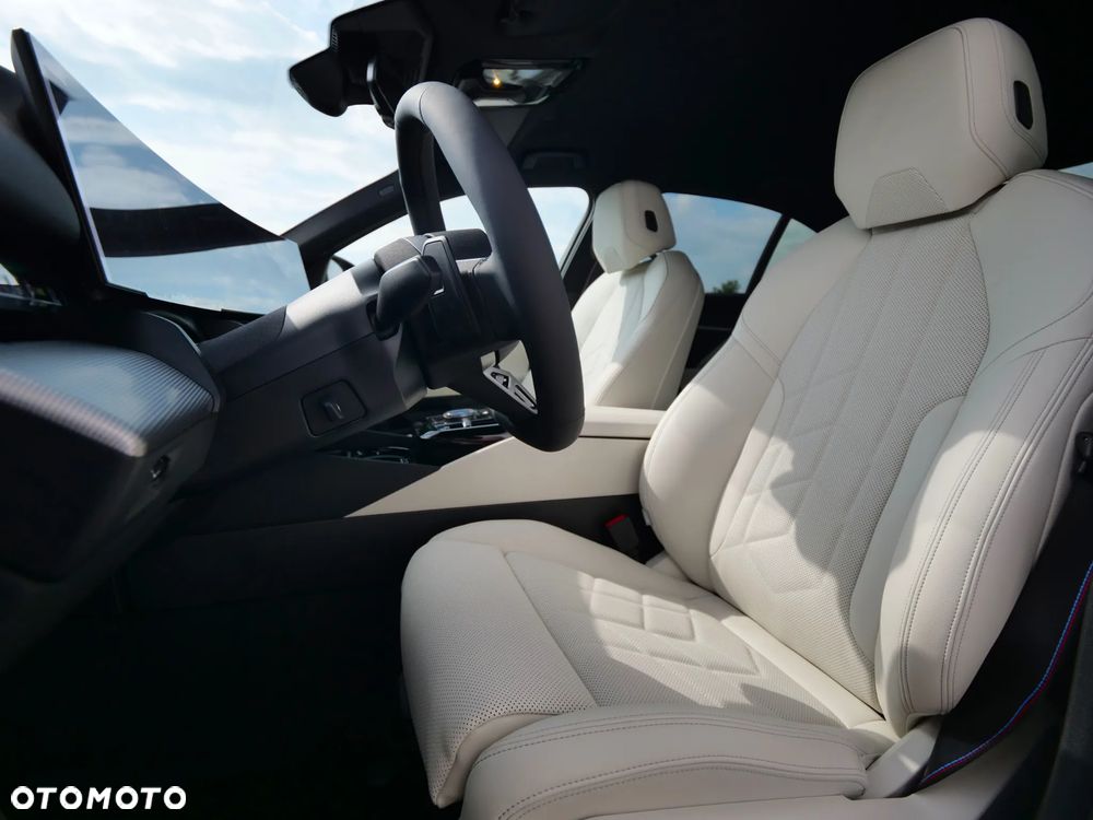BMW Seria 5 520d xDrive mHEV M Sport - 30