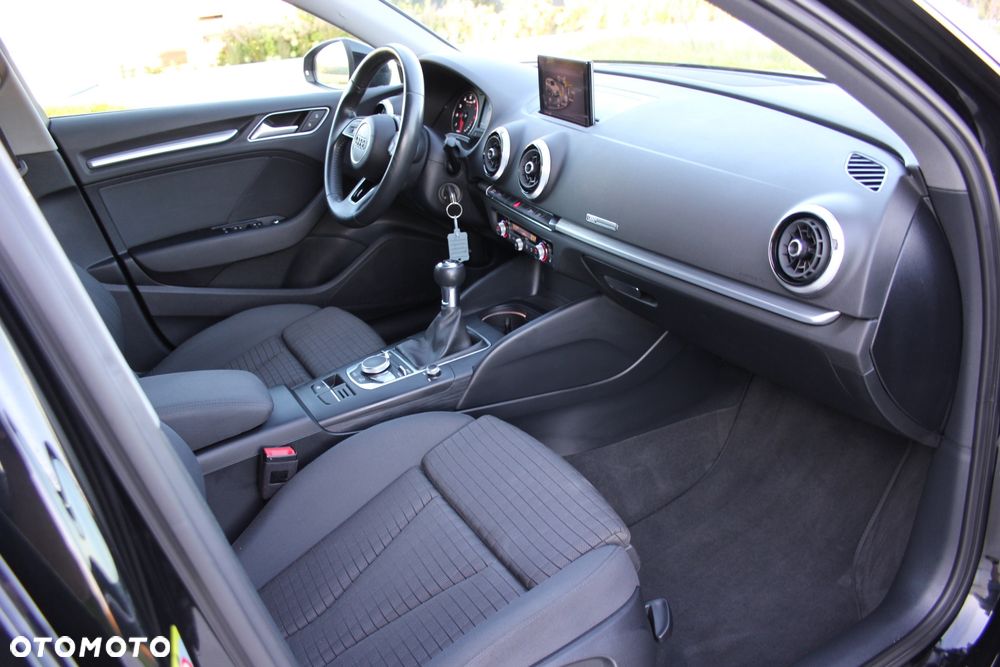 Audi A3 Sportback 35 TFSI cylinder on demand sport - 17