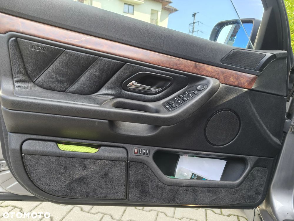 BMW Seria 7 - 28