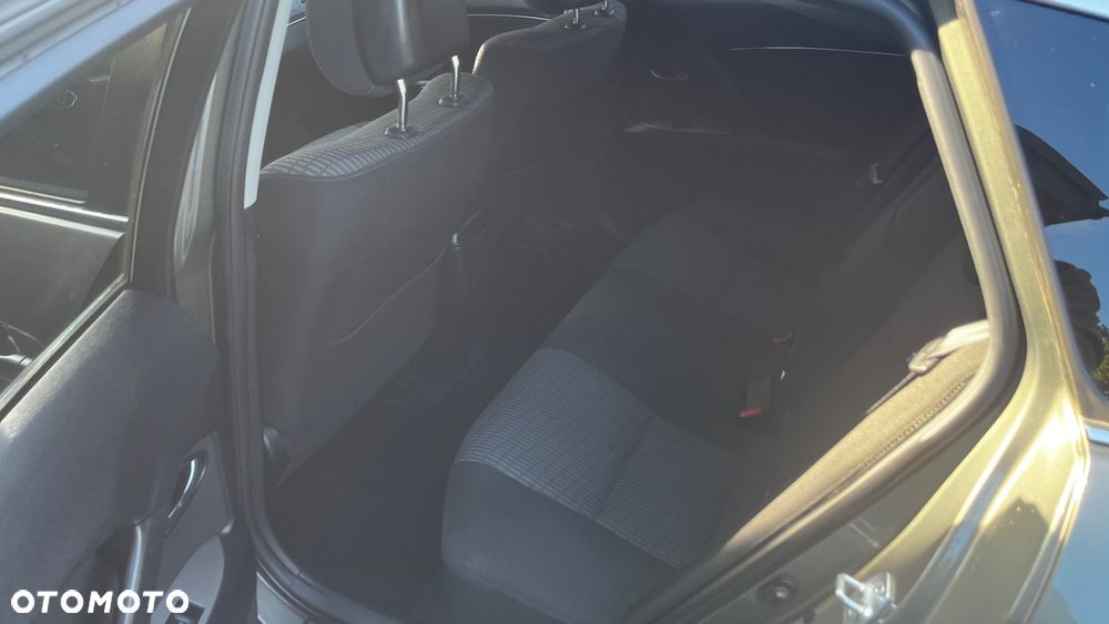 Toyota Avensis 1.8 Business Edition - 12