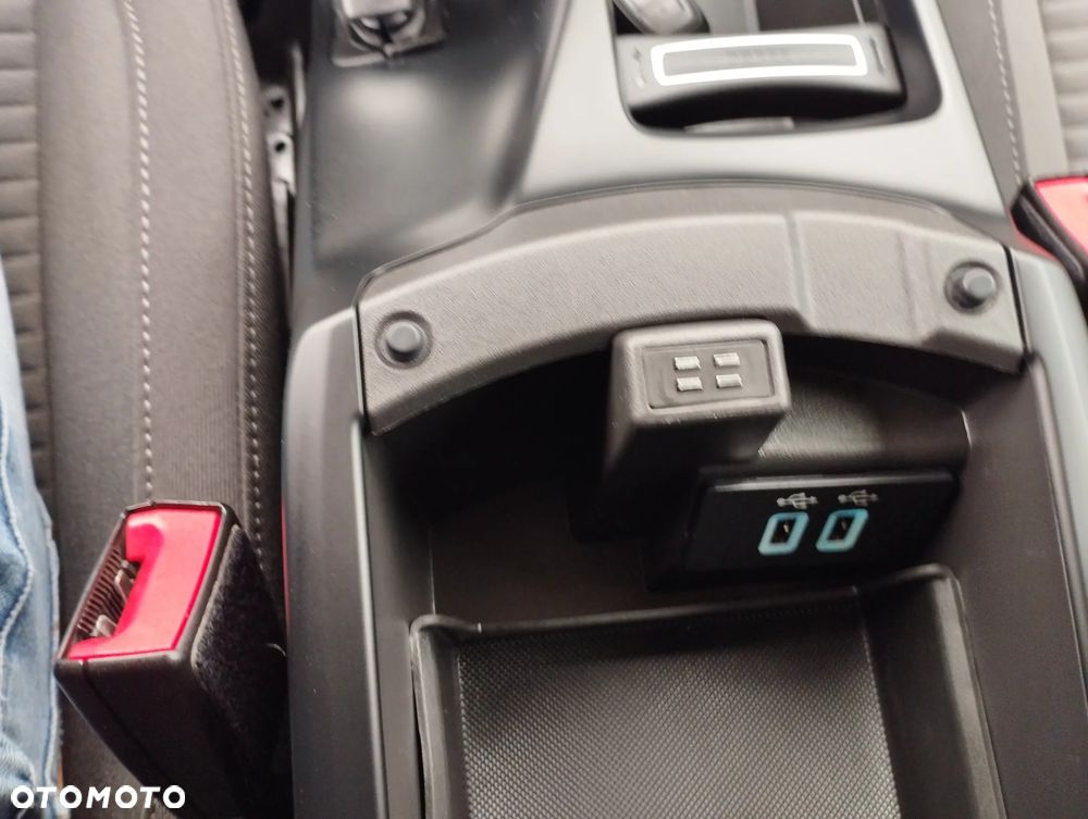 Ford Grand C-MAX - 39