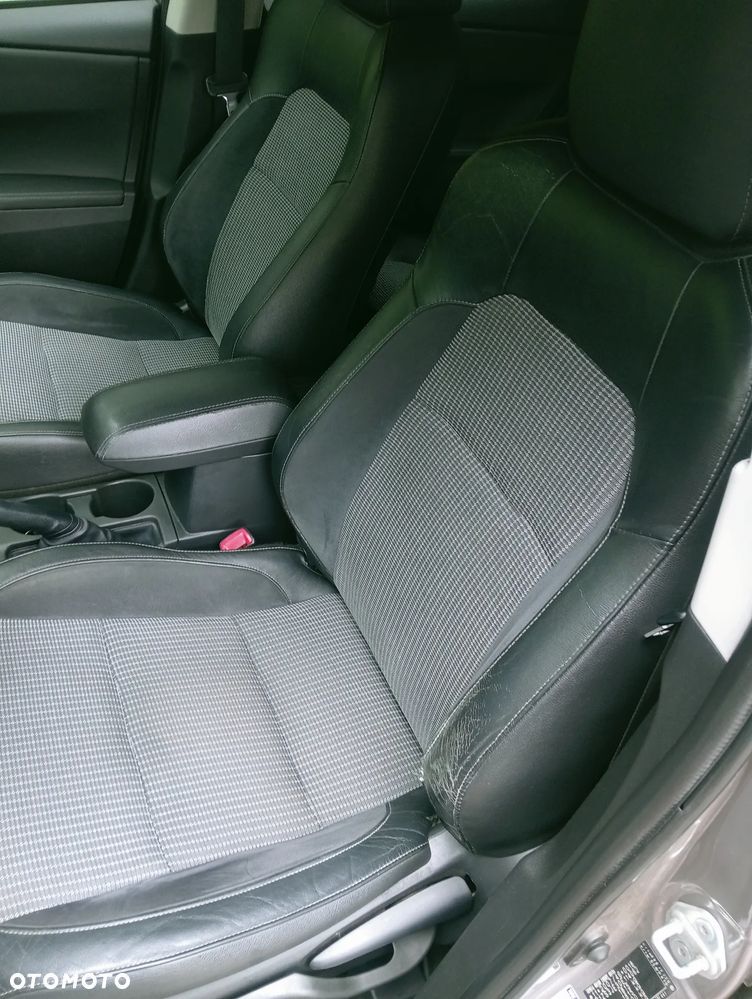 Toyota Auris - 33