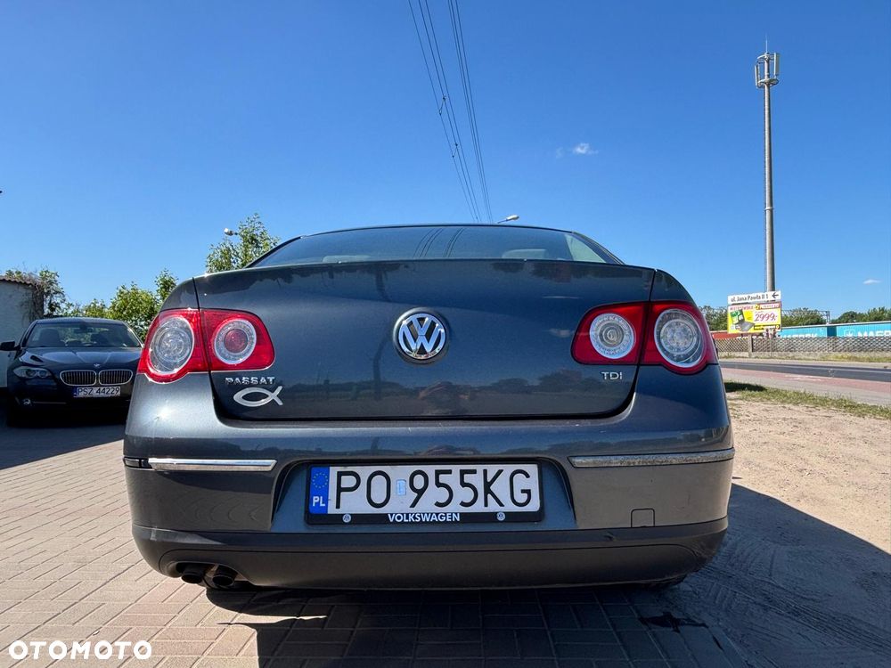 Volkswagen Passat 1.9 TDI Comfortline - 8
