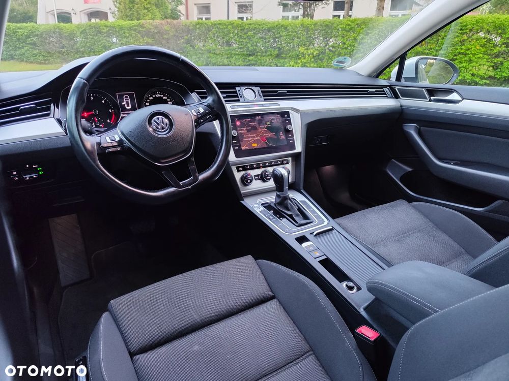 Volkswagen Passat 2.0 TDI (BlueMotion Technology) DSG Comfortline - 24