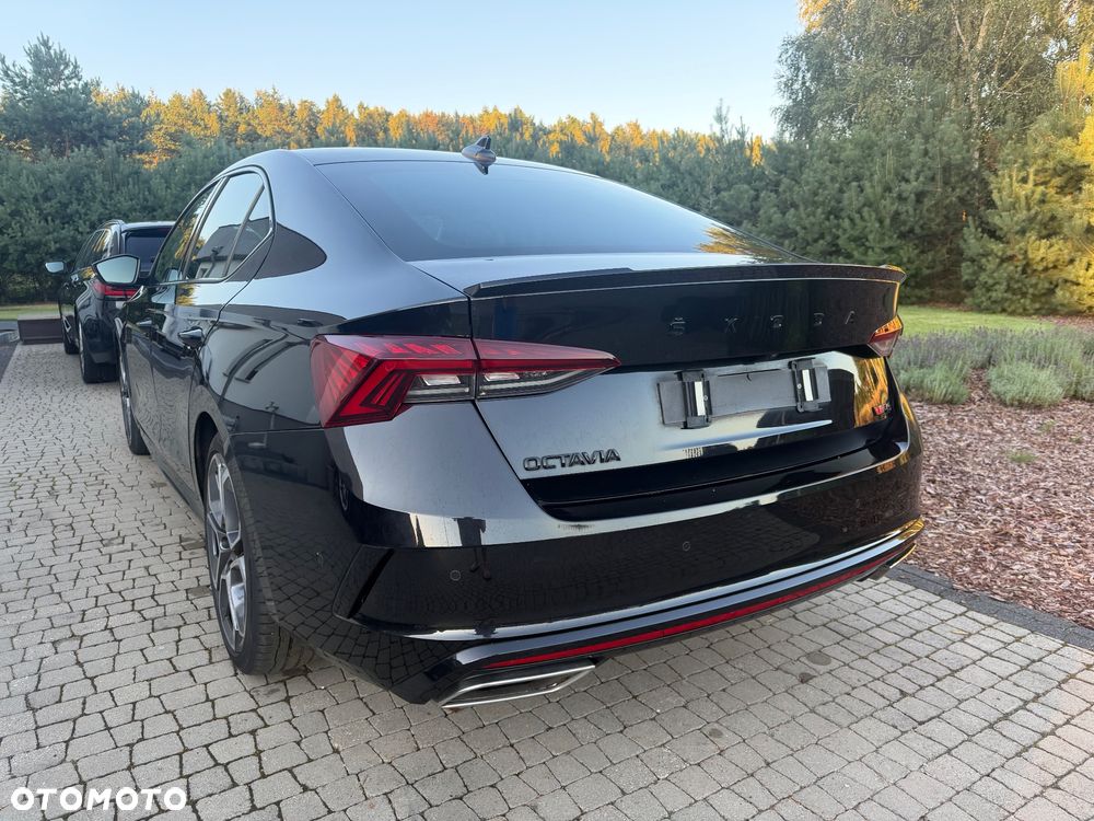 Skoda Octavia 2.0 TDI DSG RS - 4