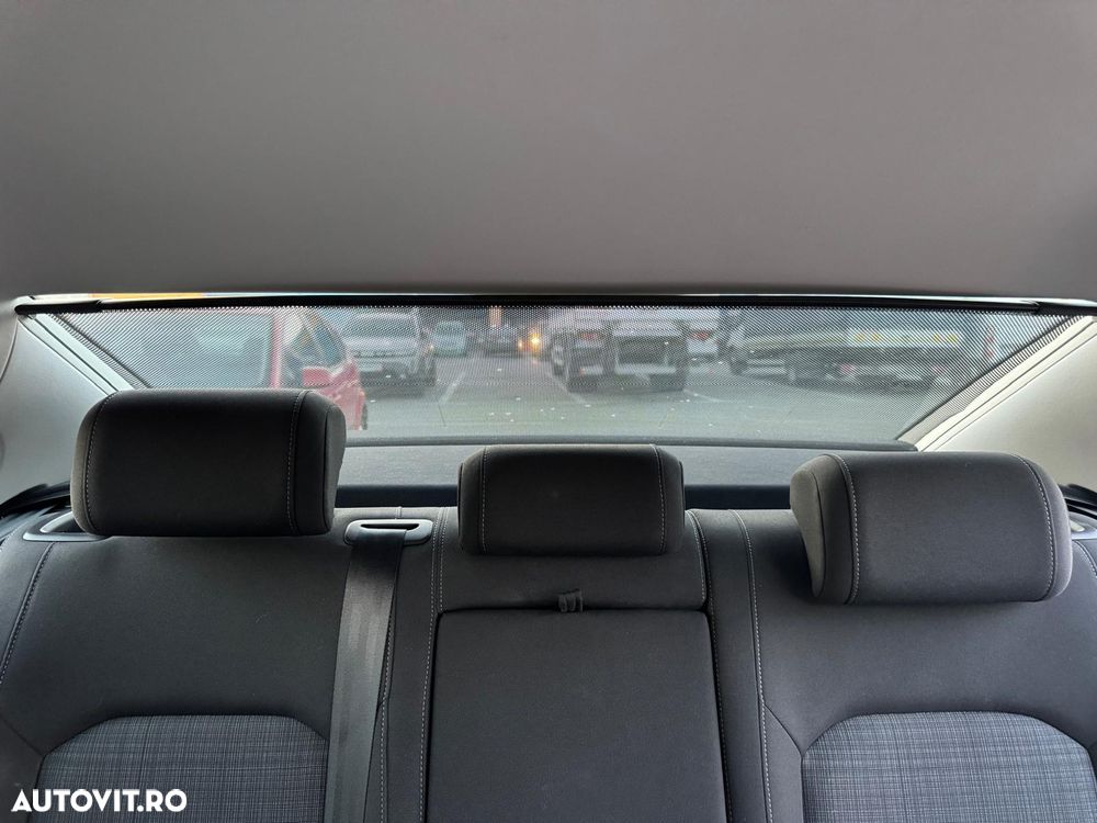 Volkswagen Passat 2.0 TDI SCR DSG Business - 31