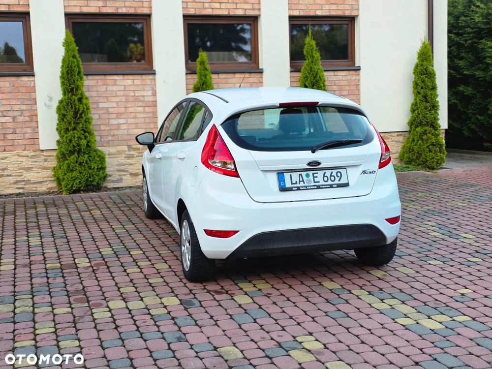 Ford Fiesta 1.25 Ambiente - 23