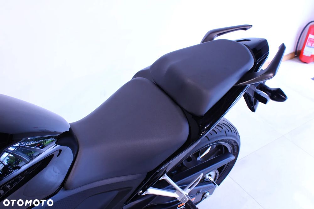 Honda CB - 16
