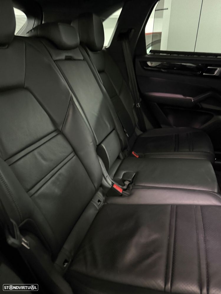 Porsche Cayenne - 23