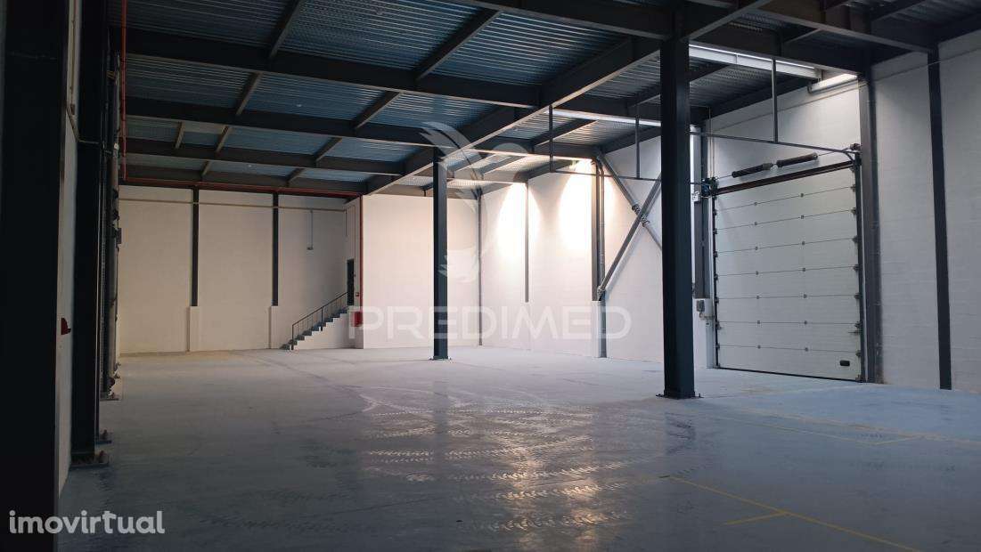 ARRENDAR Armazém Industrial moderno e muito funcional - Grande imagem: 2/12