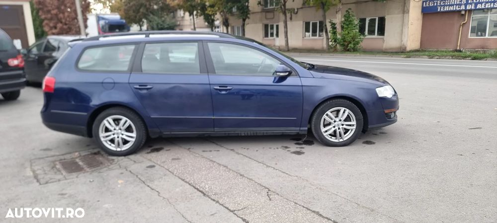Volkswagen Passat Variant 1.6 TDI BlueMotion - 4