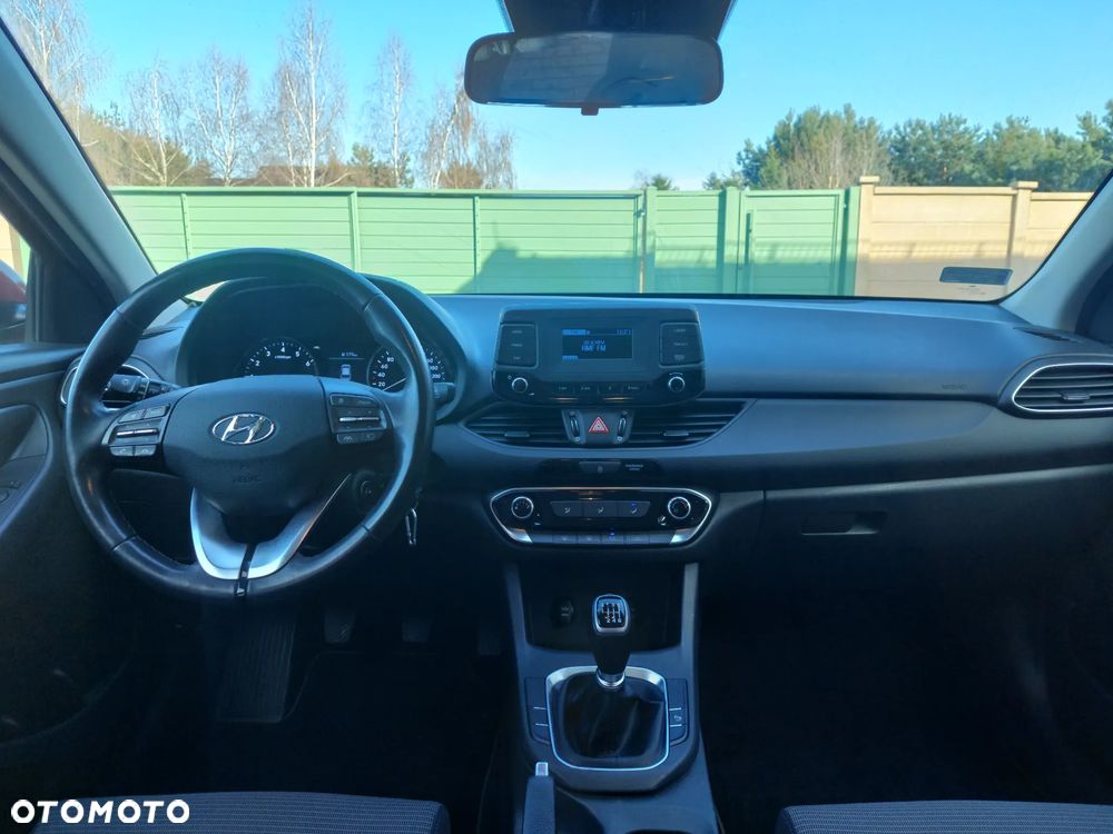 Hyundai i30 1.5 DPI Classic + - 18