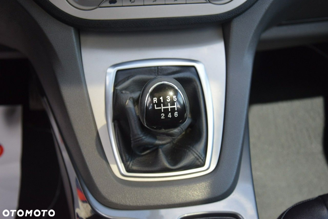 Ford Kuga 2.0 TDCi 2x4 Titanium - 23