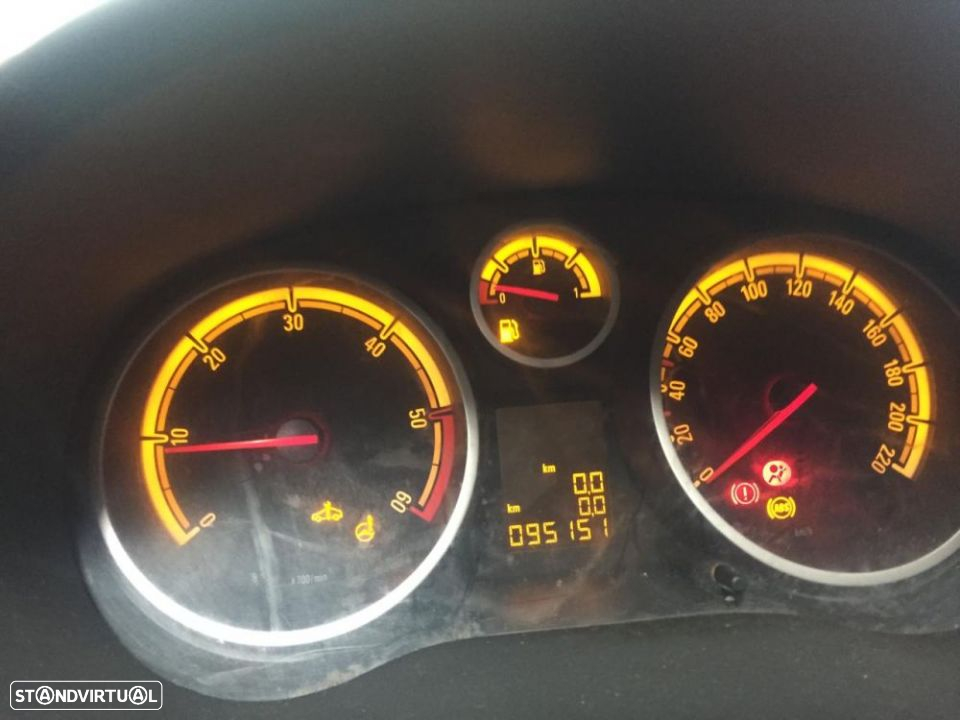 Opel Corsa D 1.3 cdti de 2014 para peças - 8
