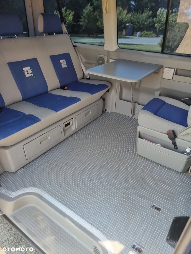 Volkswagen Multivan - 21