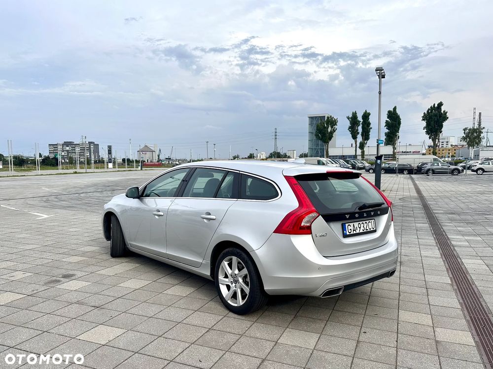 Volvo V60 D4 Drive-E Momentum - 5