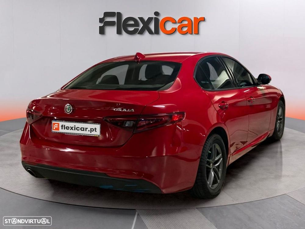 Alfa Romeo Giulia - 4