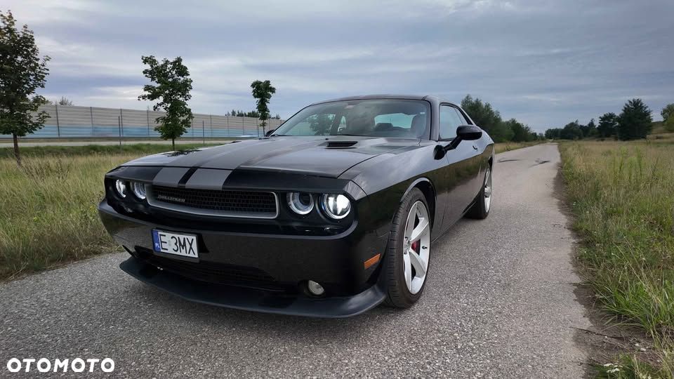 Dodge Challenger - 2