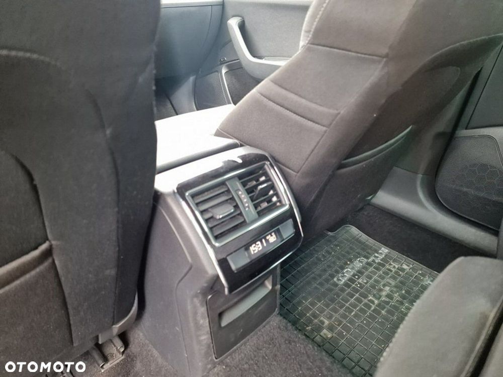 Skoda Superb 2.0 TDI Ambition - 35