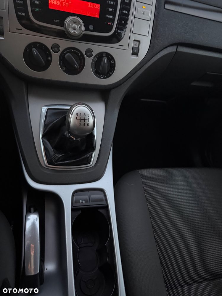 Ford Kuga 2.0 TDCi 2x4 Titanium - 19