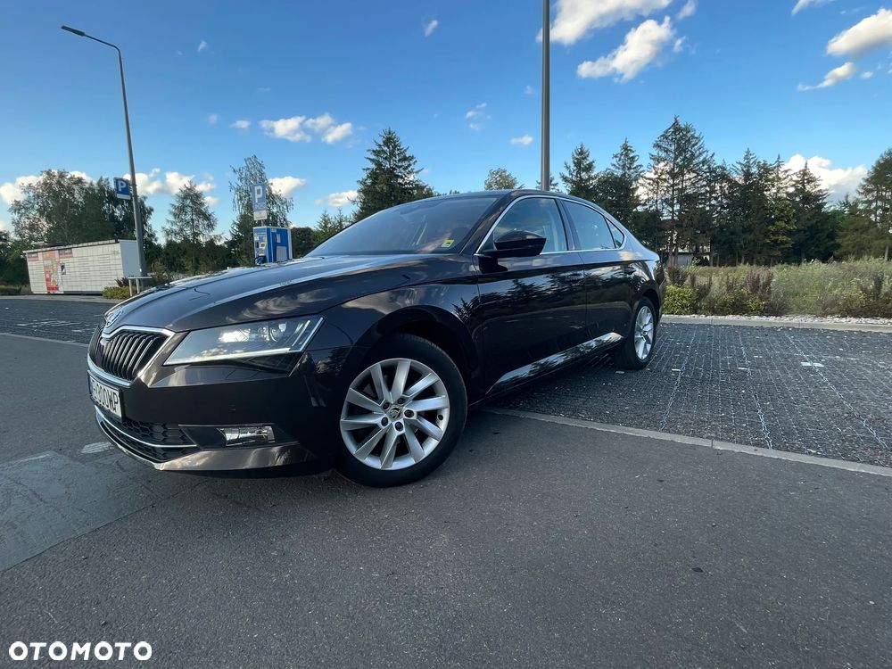 Skoda Superb 2.0 TDI Ambition DSG - 23