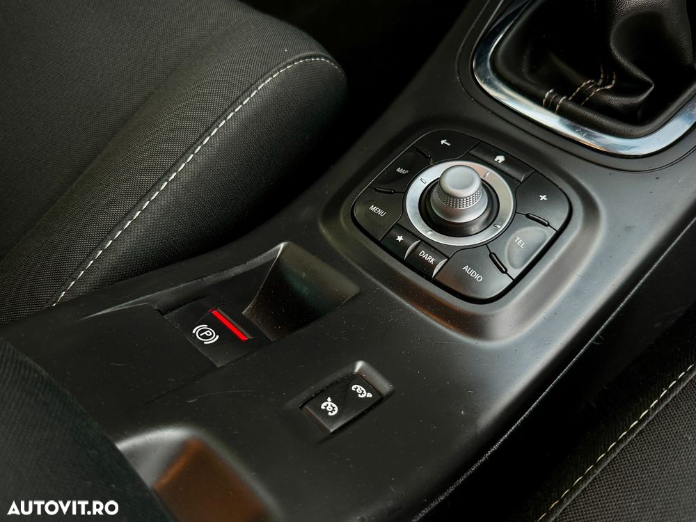 Renault Megane ENERGY dCi 110 Start & Stop LIMITED - 32