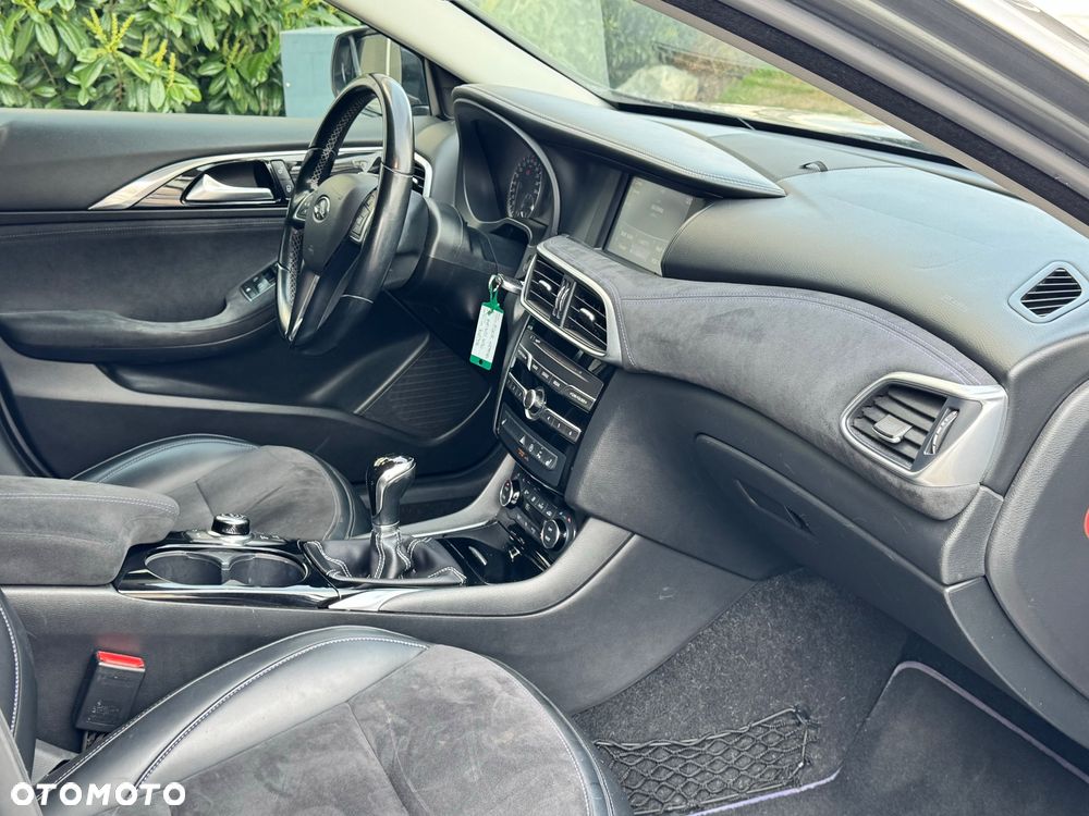 Infiniti Q30 1.5d Premium - 30