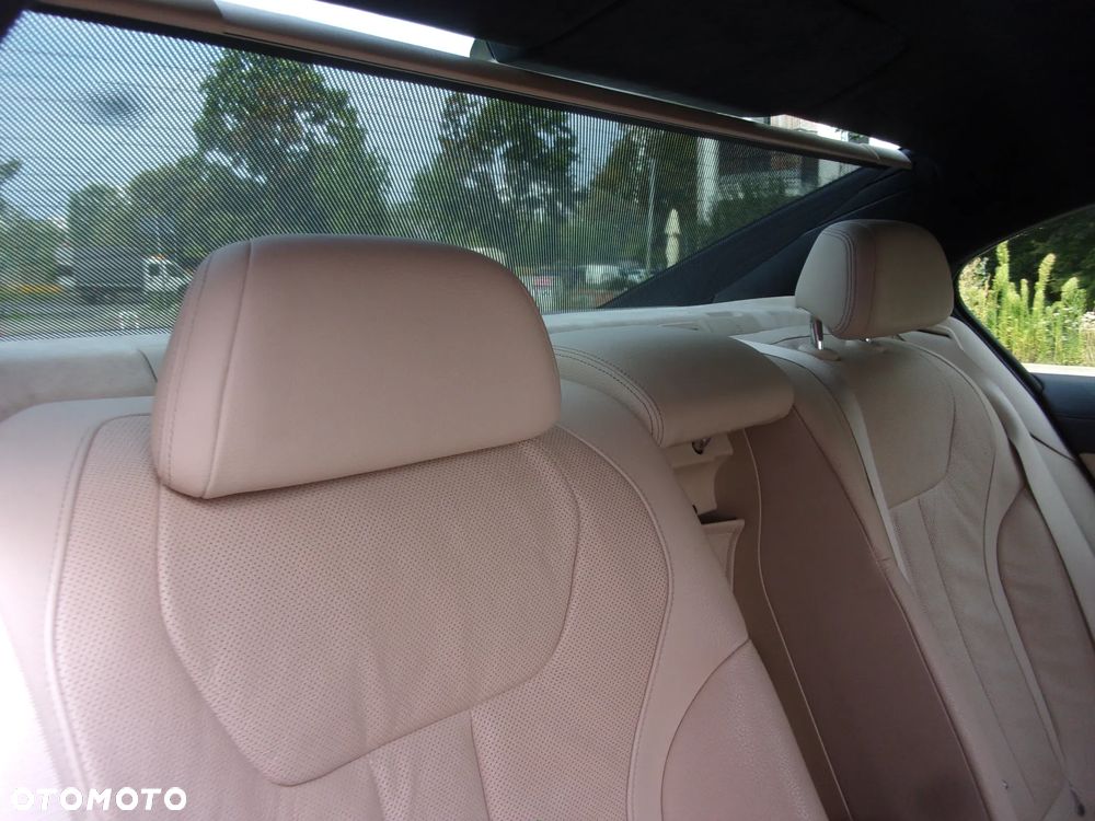 BMW Seria 7 750i xDrive - 12