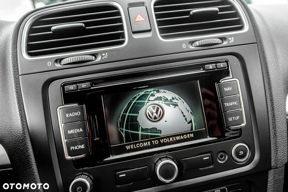 Volkswagen Golf 2.0 GTI DSG adidas - 32