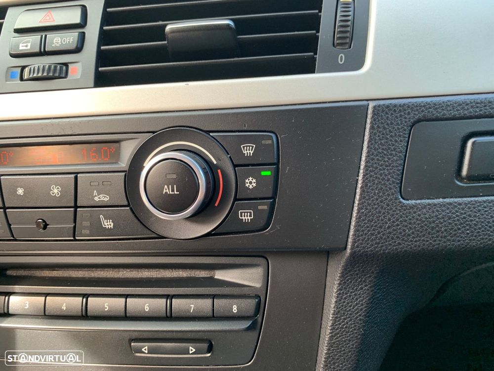 BMW 320 d Coupe Edição M - 30