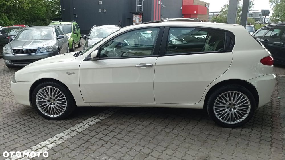 Alfa Romeo 147 1.6 Twin Spark AMICA - 16