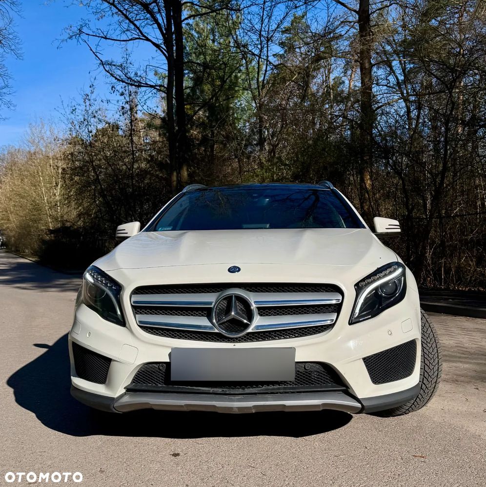 Mercedes-Benz GLA 250 4-Matic AMG Line - 12