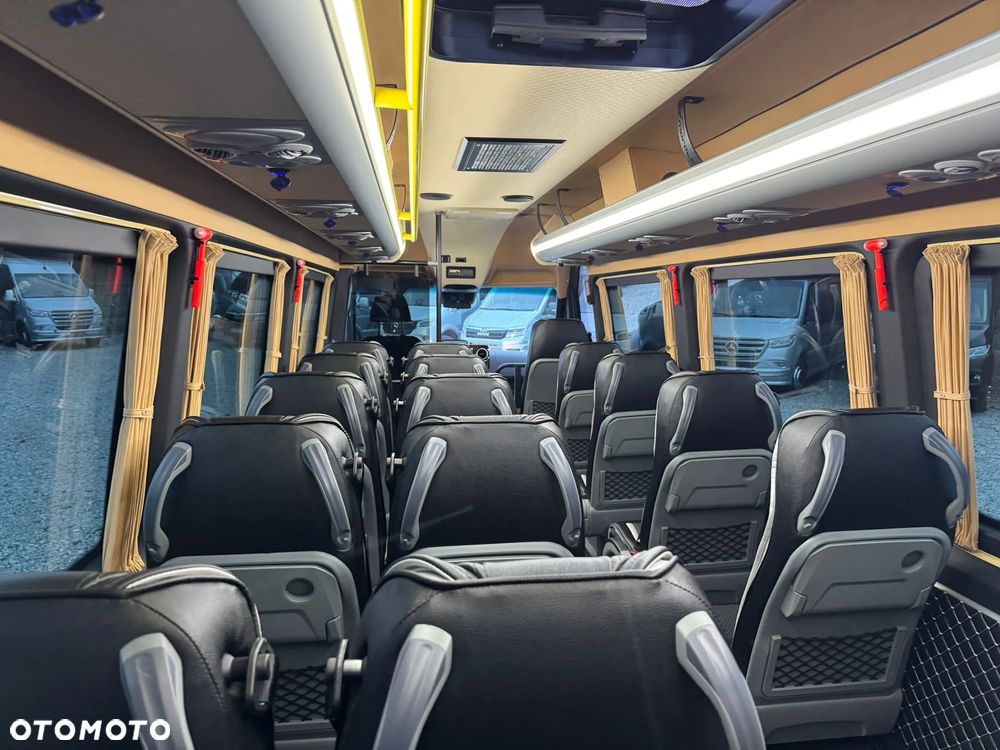 Mercedes-Benz Sprinter 519 - 13