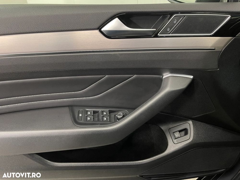 Volkswagen Passat 2.0 TDI DSG Highline - 22