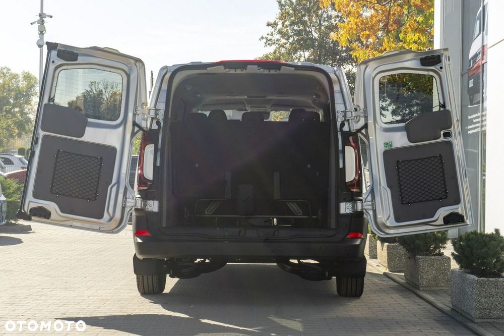 Volkswagen Caravelle - 13