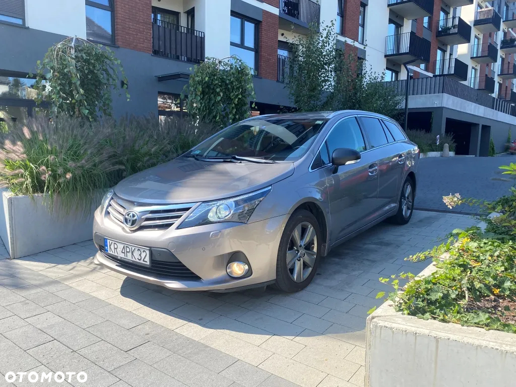 Toyota Avensis 2.0 D-4D Premium - 10