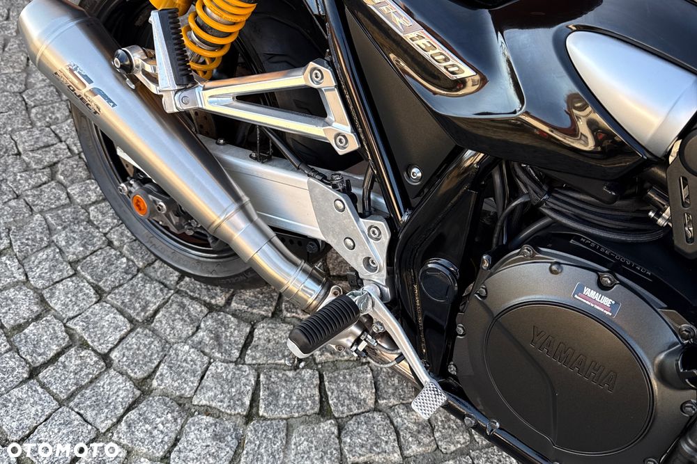 Yamaha XJR - 7