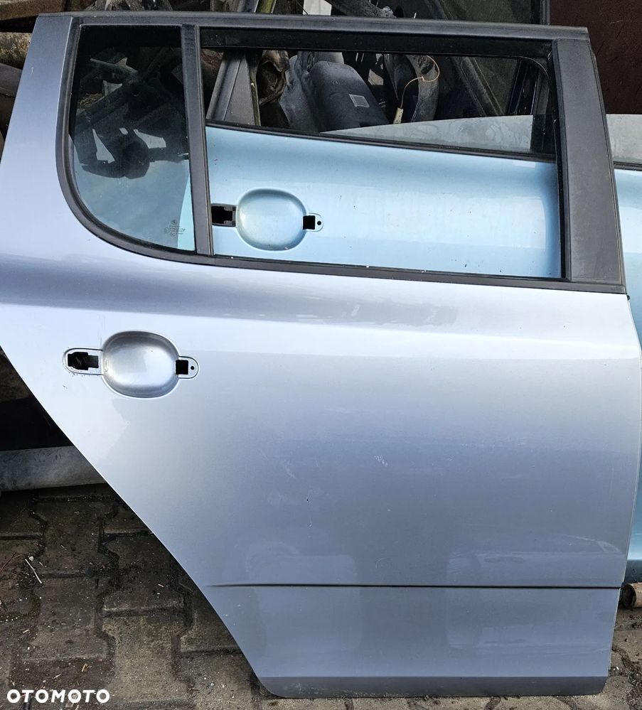 Skoda Fabia II 2 drzwi tył tylne lewe - 3