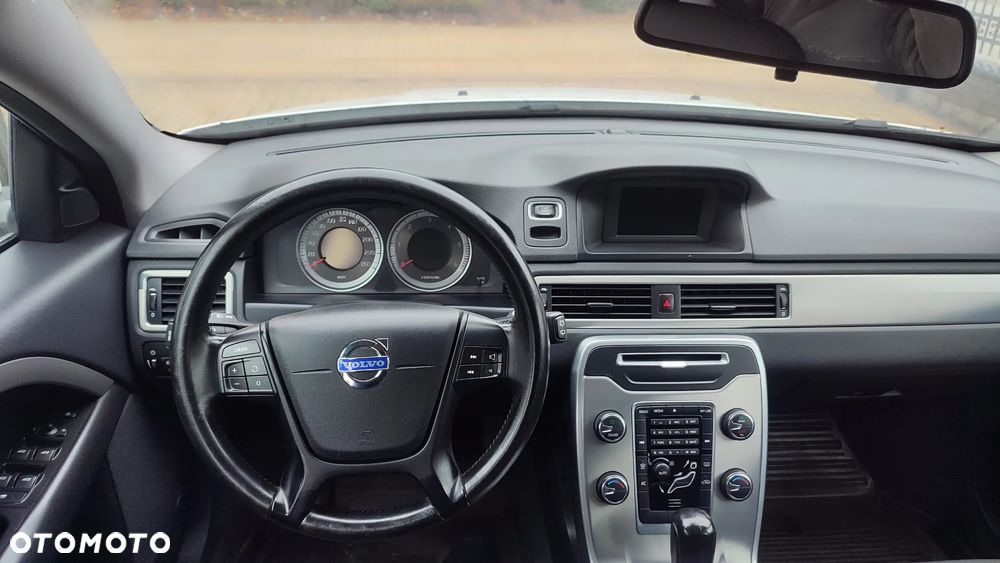 Volvo V70 D5 AWD Kinetic - 16
