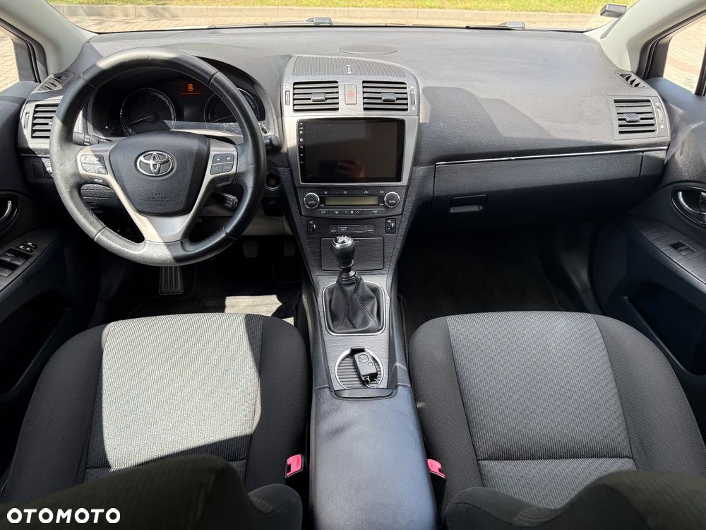Toyota Avensis 2.0 Executive - 10