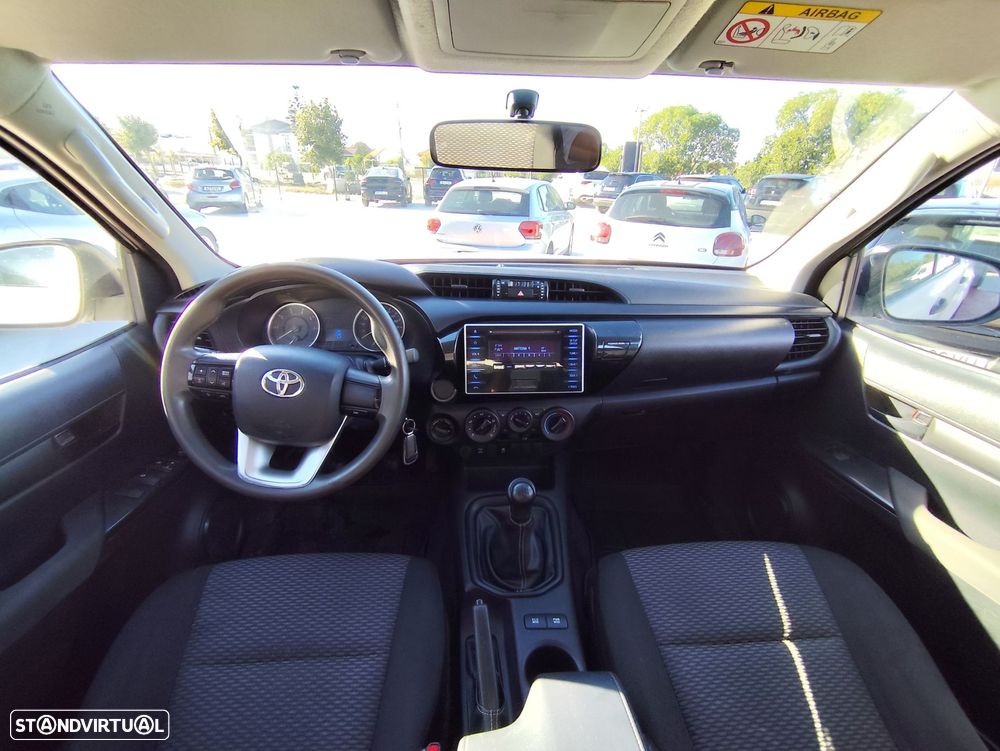 Toyota Hilux 2.4 D-4D 4WD CD CM - 18