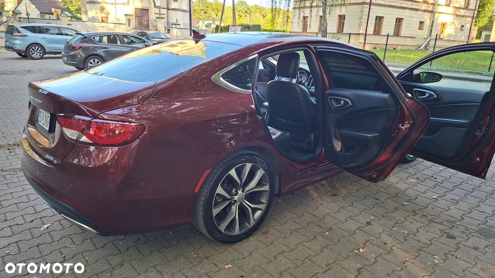Chrysler 200 - 9