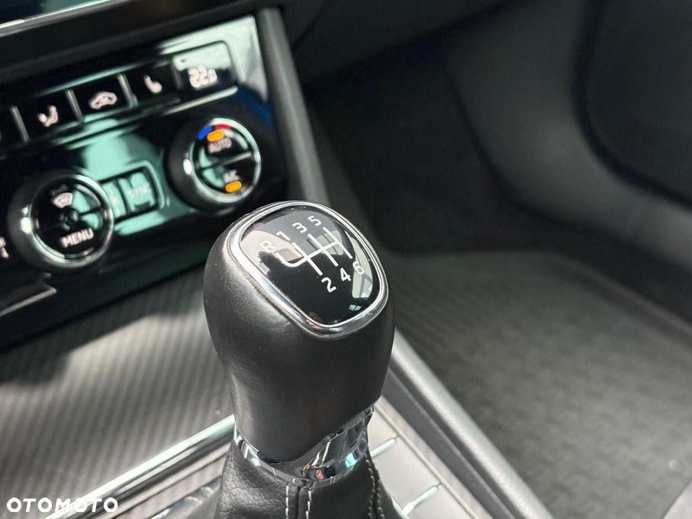 Skoda Superb 1.5 TSI Sportline - 17