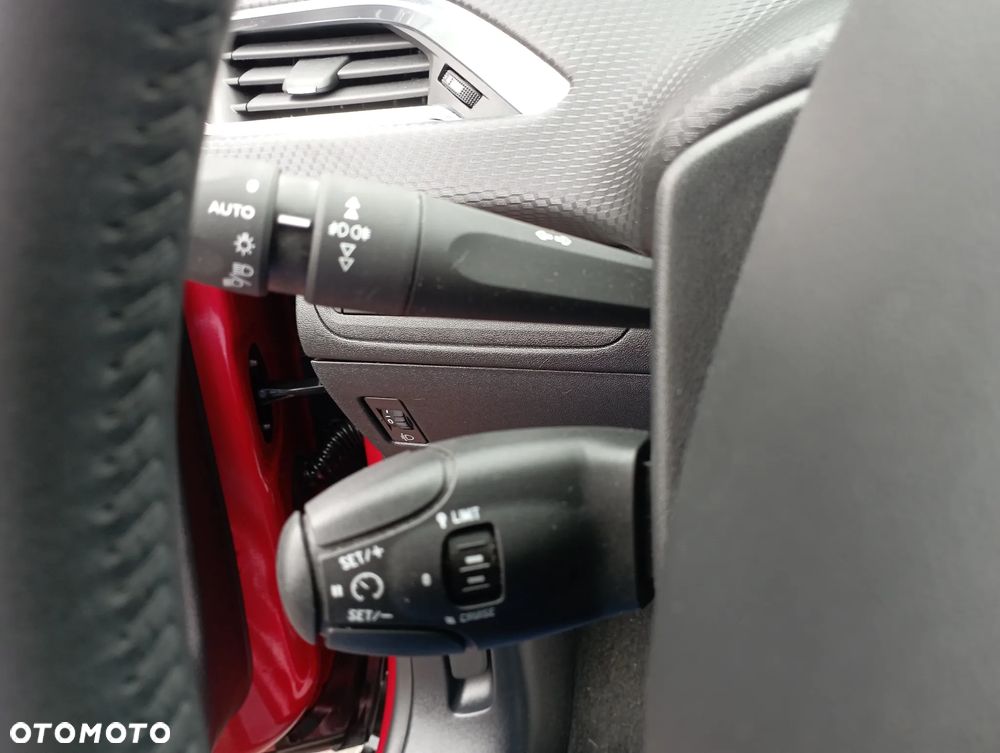 Peugeot 2008 1.2 Pure Tech GPF Active S&S - 19