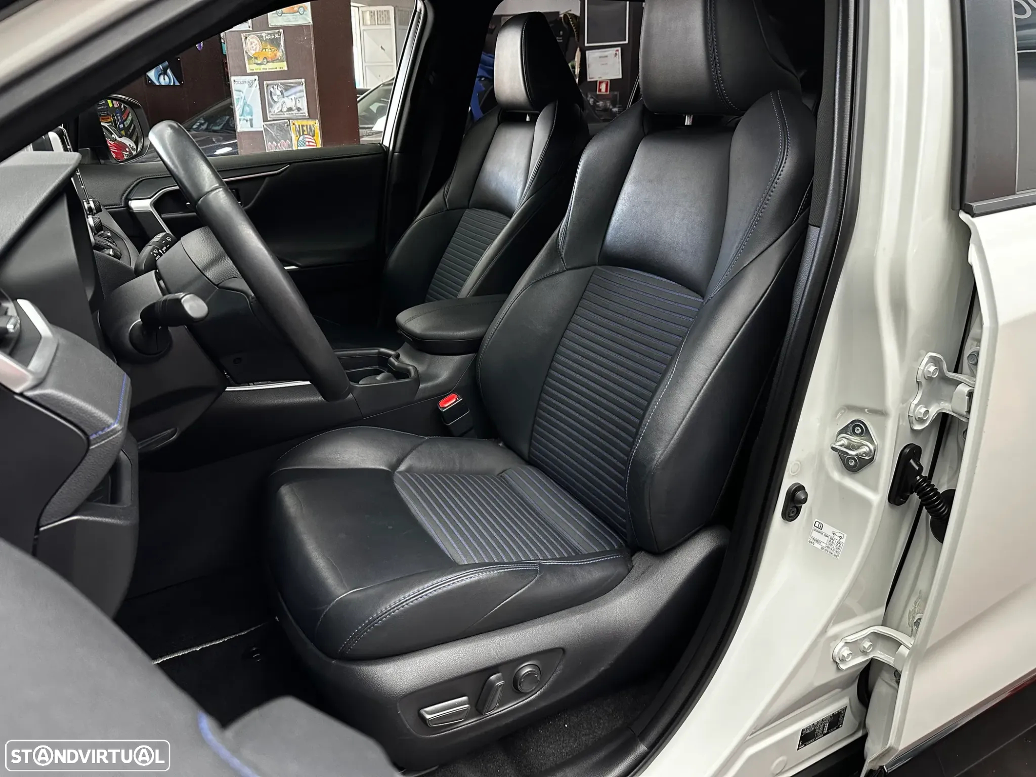 Toyota RAV4 2.5 HDF Square Collection - 17