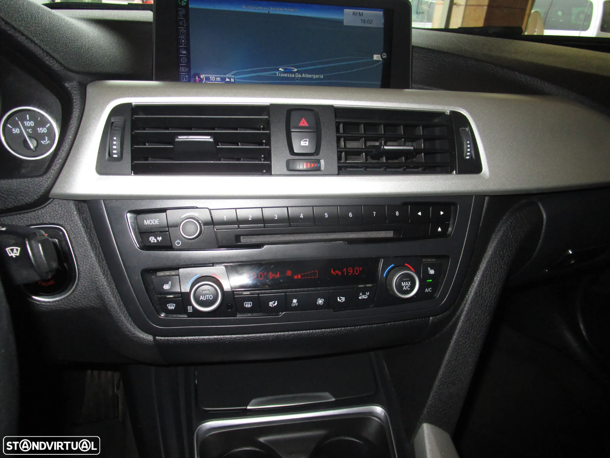 BMW 320 d DPF Touring Aut. Edition Sport - 26