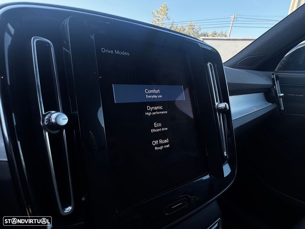 Volvo XC 40 1.5 T2 Plus Dark Auto - 19