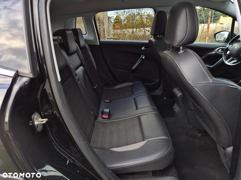 Peugeot 2008 1.6 BlueHDi Allure - 13