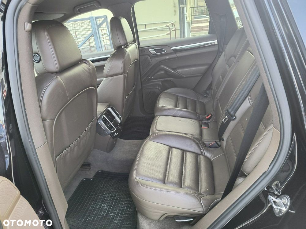 Porsche Cayenne - 12
