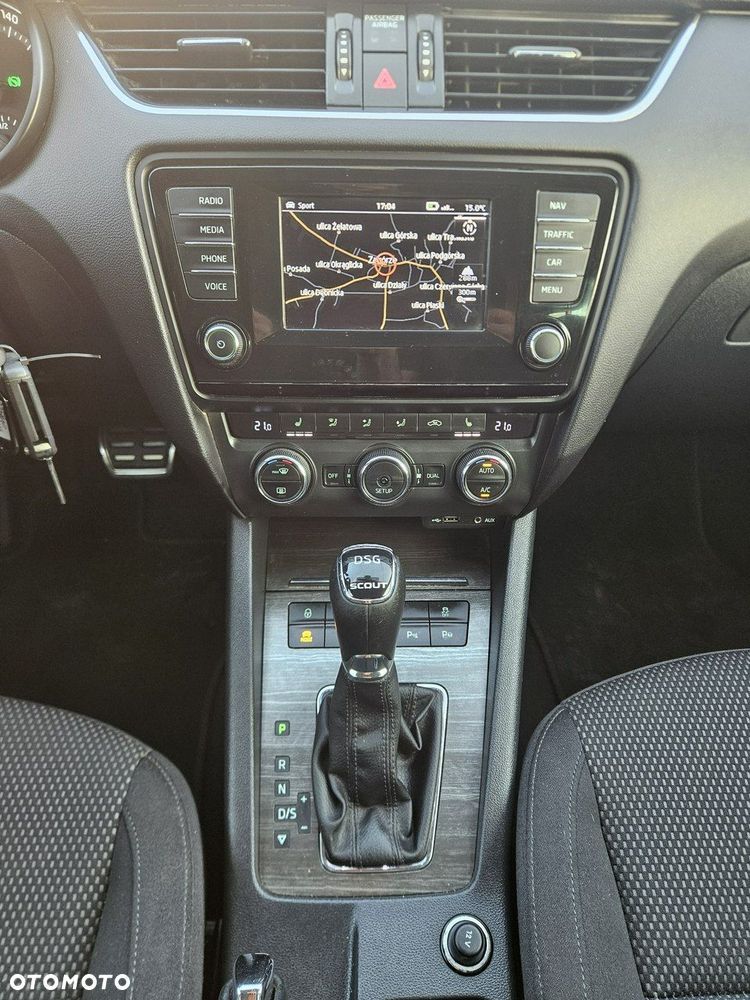 Skoda Octavia 2.0 TDI 4x4 DSG Scout - 29